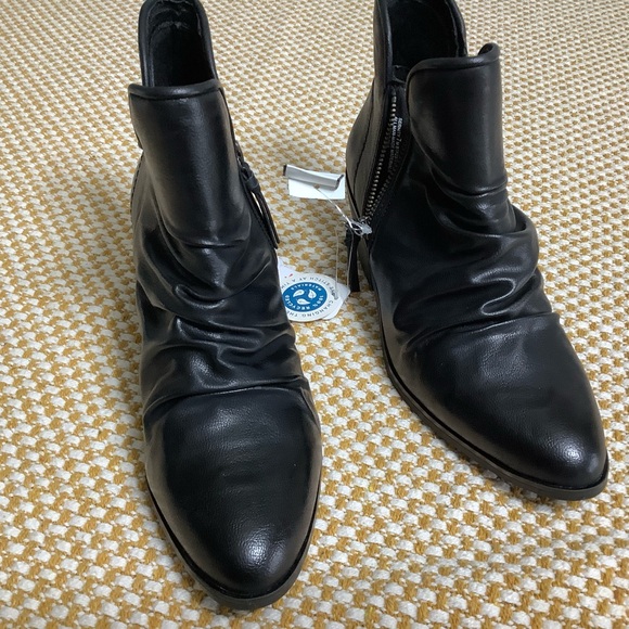 Baretraps ankle boots sernity black boots size 7 NWT - Picture 3 of 10